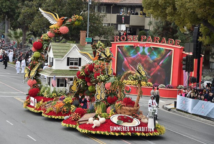 Bowl floats bedecked